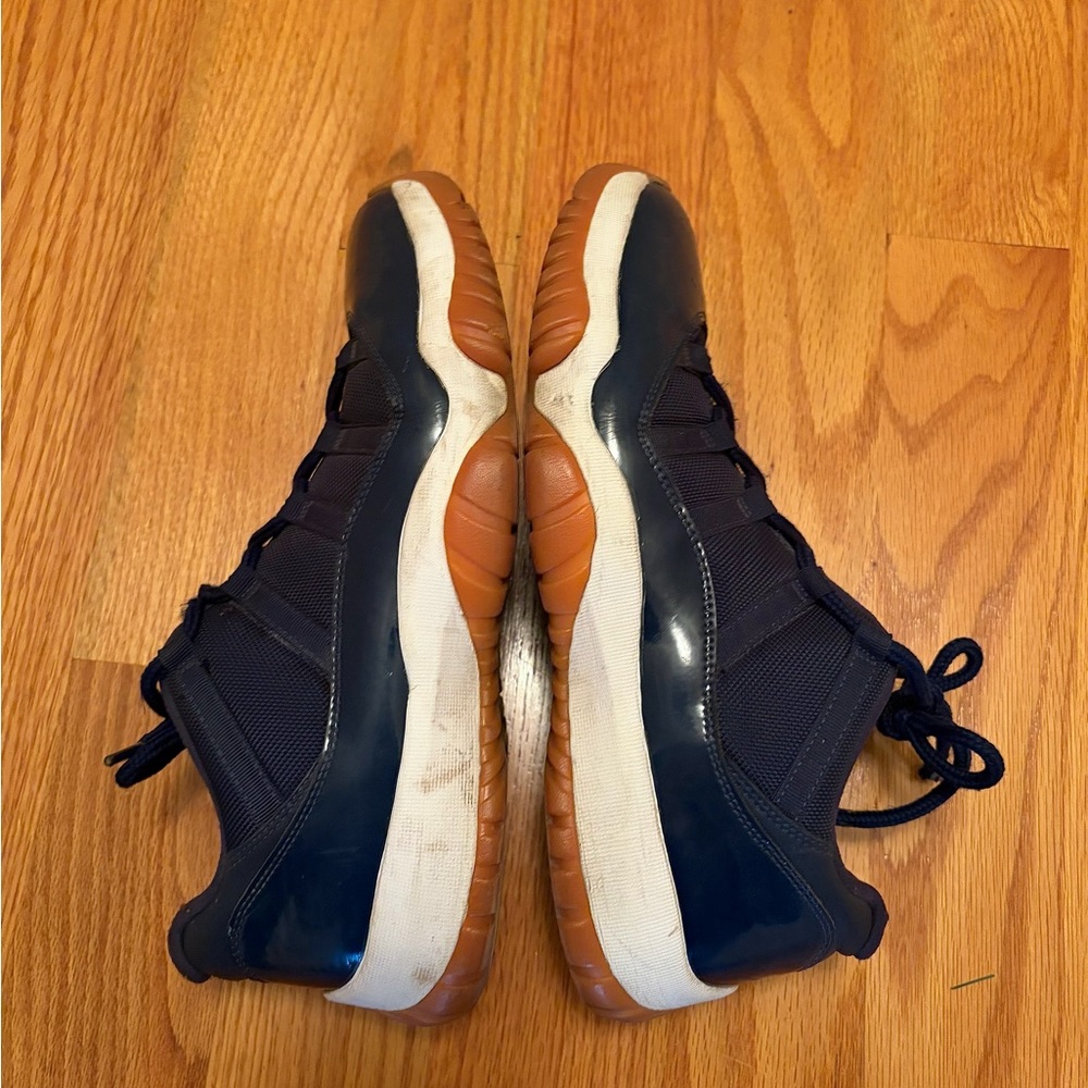 Jordan 11 Retro Navy Gum